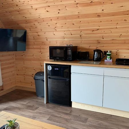Kelty Pond View Pod 3 With Private Hot Tub -Fife - Loch Leven - Lomond Hills 빌라 외부 사진