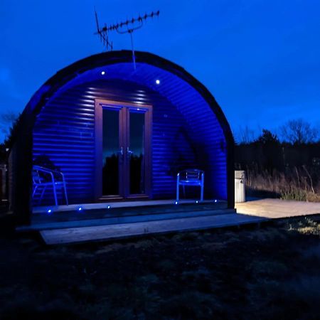 Kelty Pond View Pod 3 With Private Hot Tub -Fife - Loch Leven - Lomond Hills 빌라 외부 사진