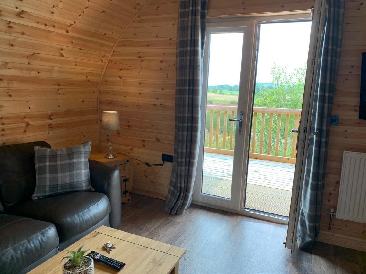 Kelty Pond View Pod 3 With Private Hot Tub -Fife - Loch Leven - Lomond Hills 빌라 외부 사진