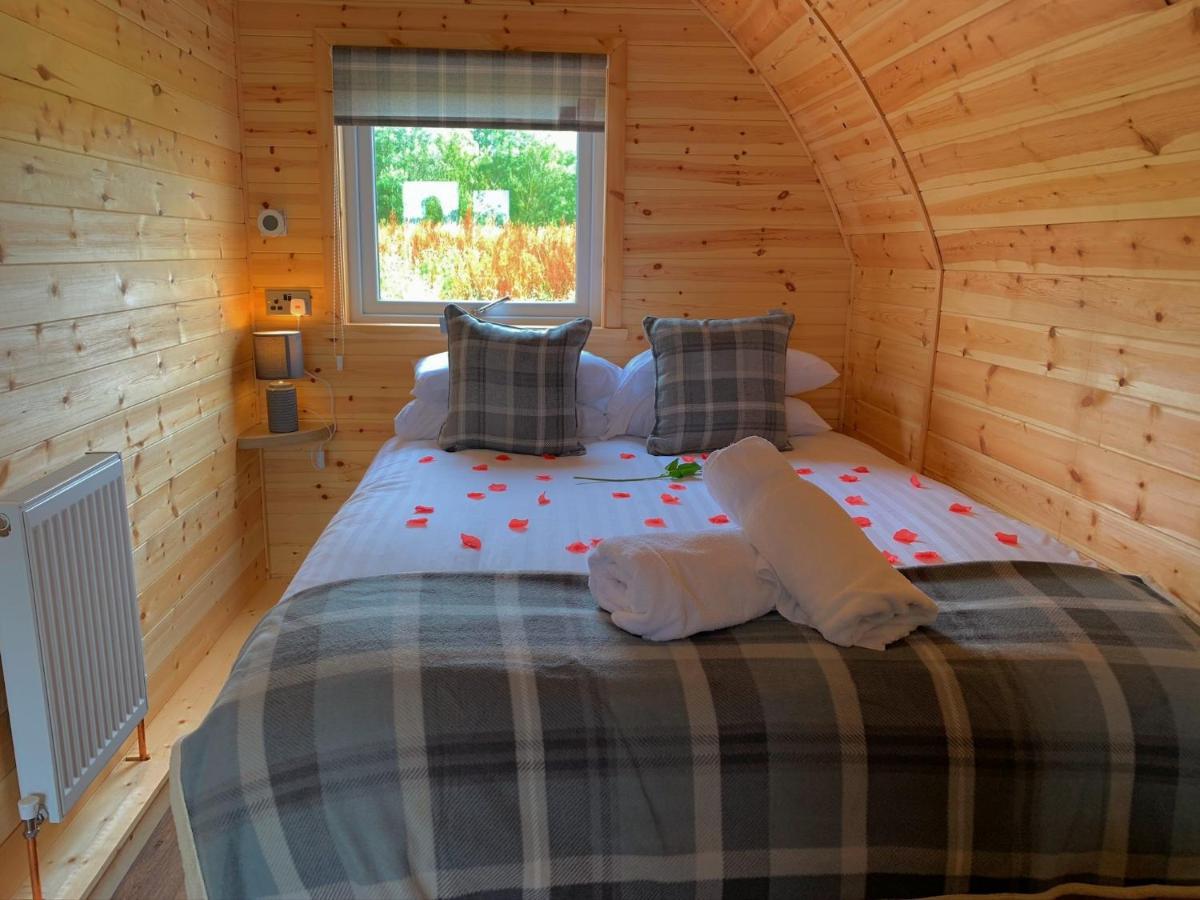 Kelty Pond View Pod 3 With Private Hot Tub -Fife - Loch Leven - Lomond Hills 빌라 외부 사진