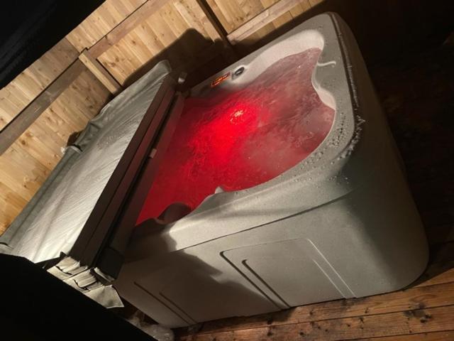Kelty Pond View Pod 3 With Private Hot Tub -Fife - Loch Leven - Lomond Hills 빌라 외부 사진
